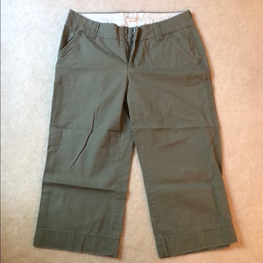 GAP favorite Chino Cropped size 8